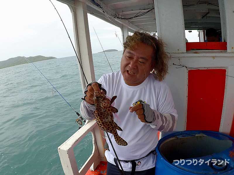 カンモンハタに噛まれる