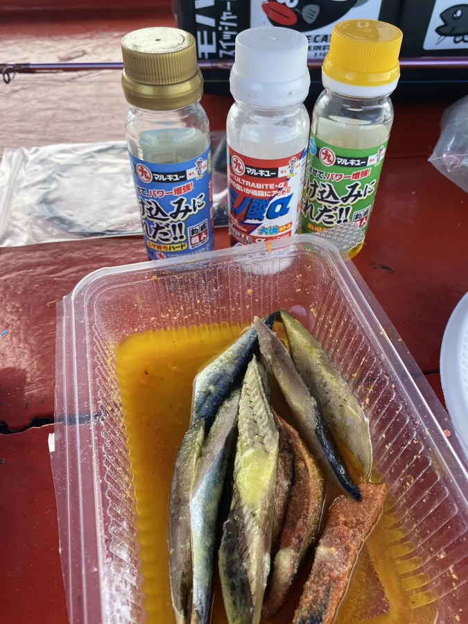 タチウオ釣りのエサと集魚剤